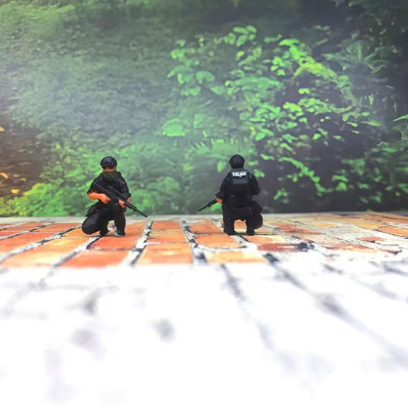 Black-Clad Tactical Team – 1/64 Scale Set of 4 Miniature Figures