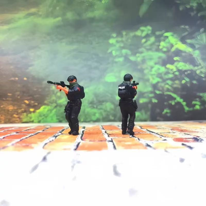 Black-Clad Tactical Team – 1/64 Scale Set of 4 Miniature Figures