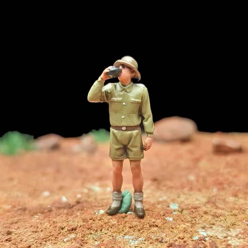 Desert Fox Diorama – 11 Soldier Figures with Base