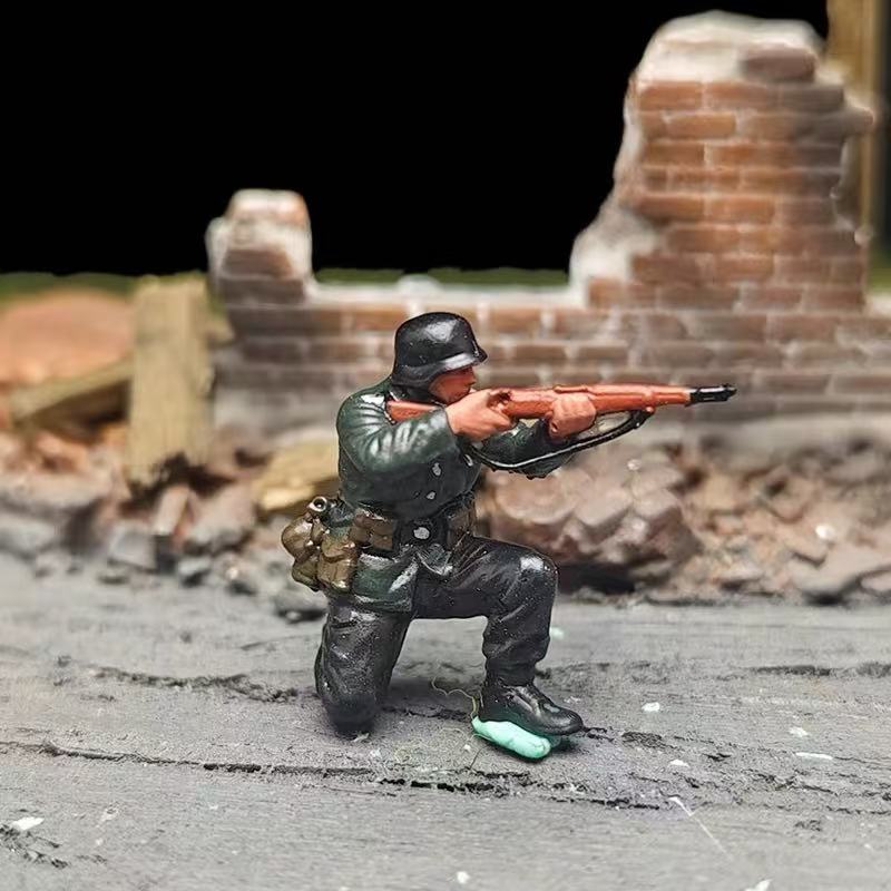 German Armoured Troops – 1/72 Scale Set of 10