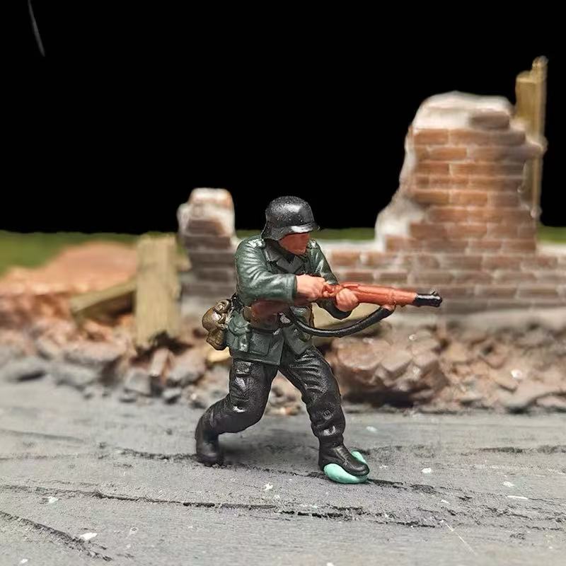 German Armoured Troops – 1/72 Scale Set of 10