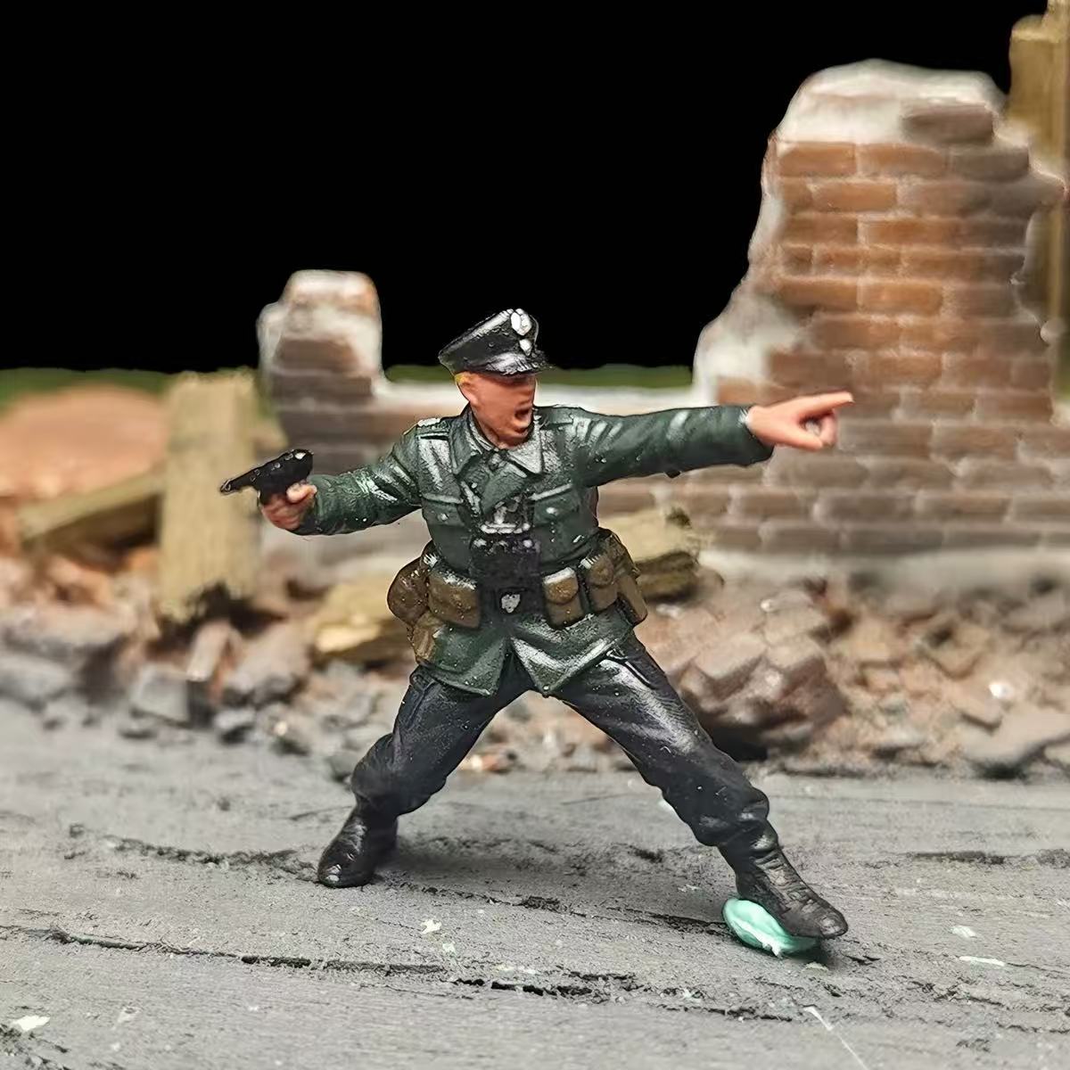 German Armoured Troops – 1/72 Scale Set of 10