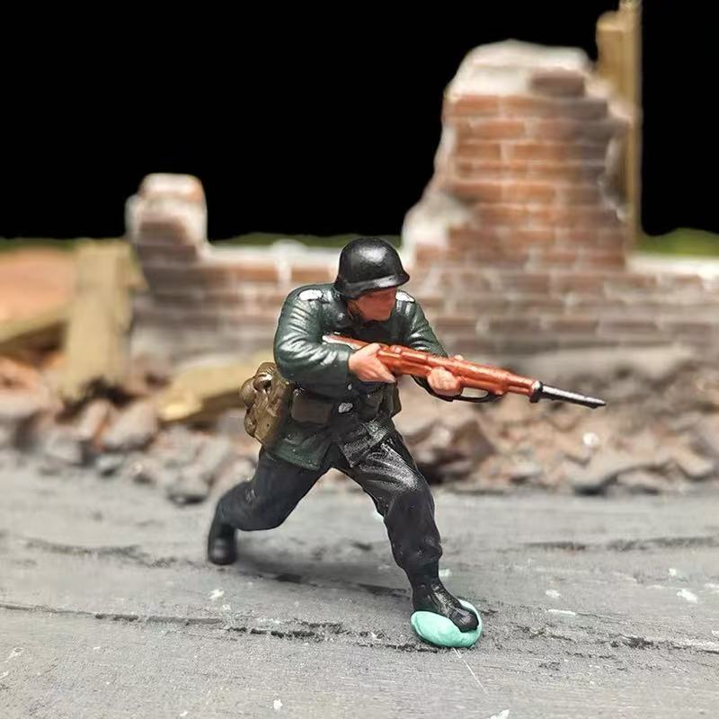 German Armoured Troops – 1/72 Scale Set of 10