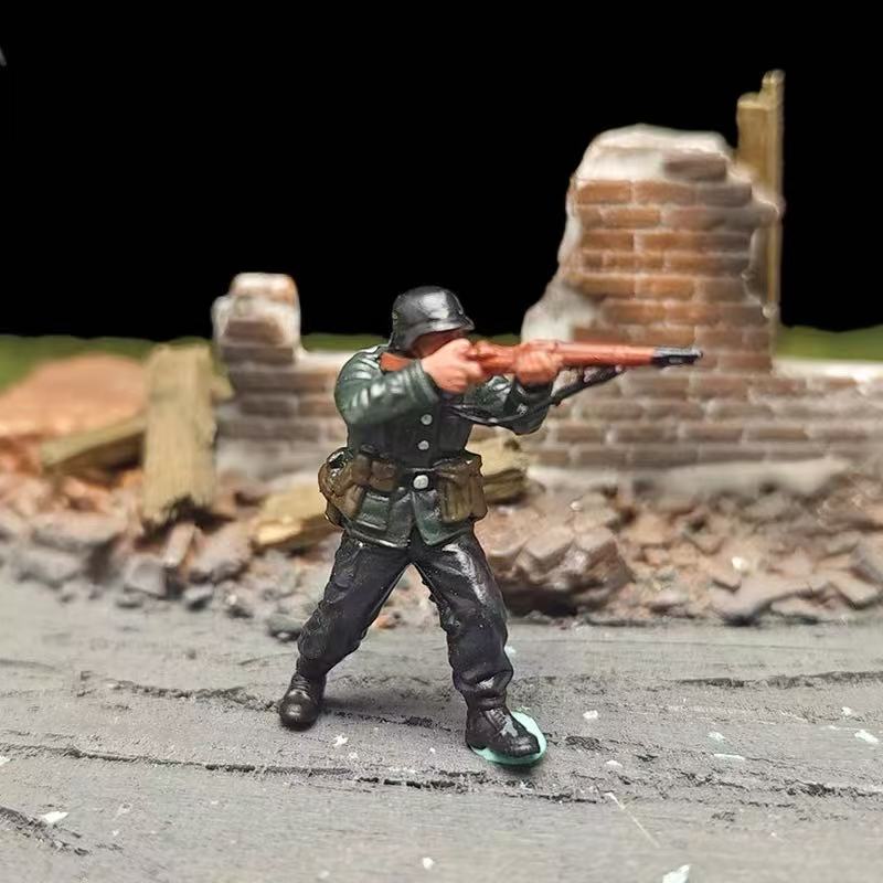 German Armoured Troops – 1/72 Scale Set of 10