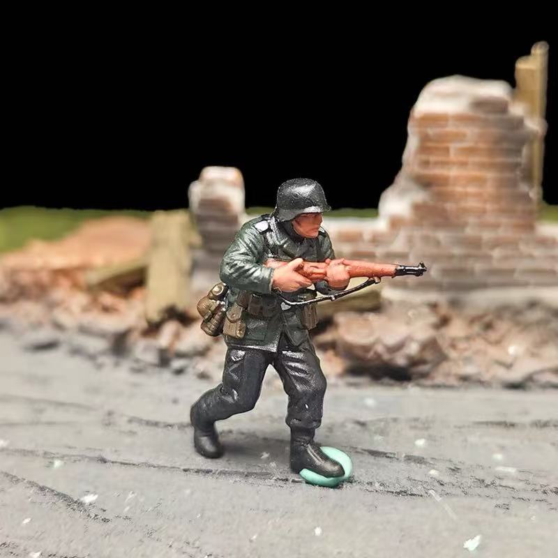 German Armoured Troops – 1/72 Scale Set of 10