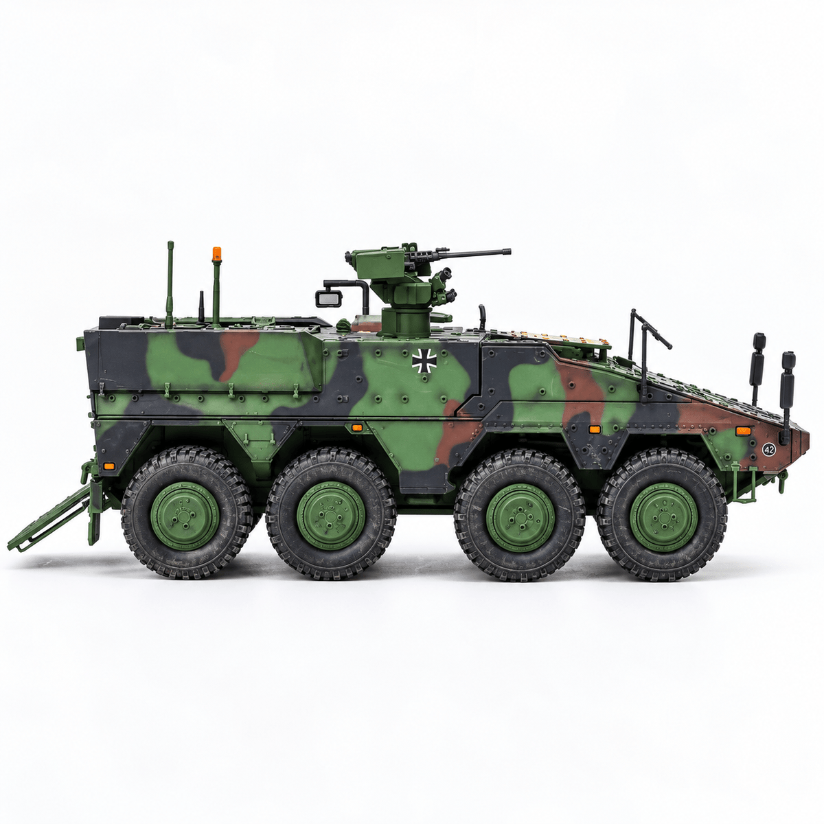 German Boxer Armoured Personnel Carrier – 1/72 Scale Three-Colour Camouflage Model