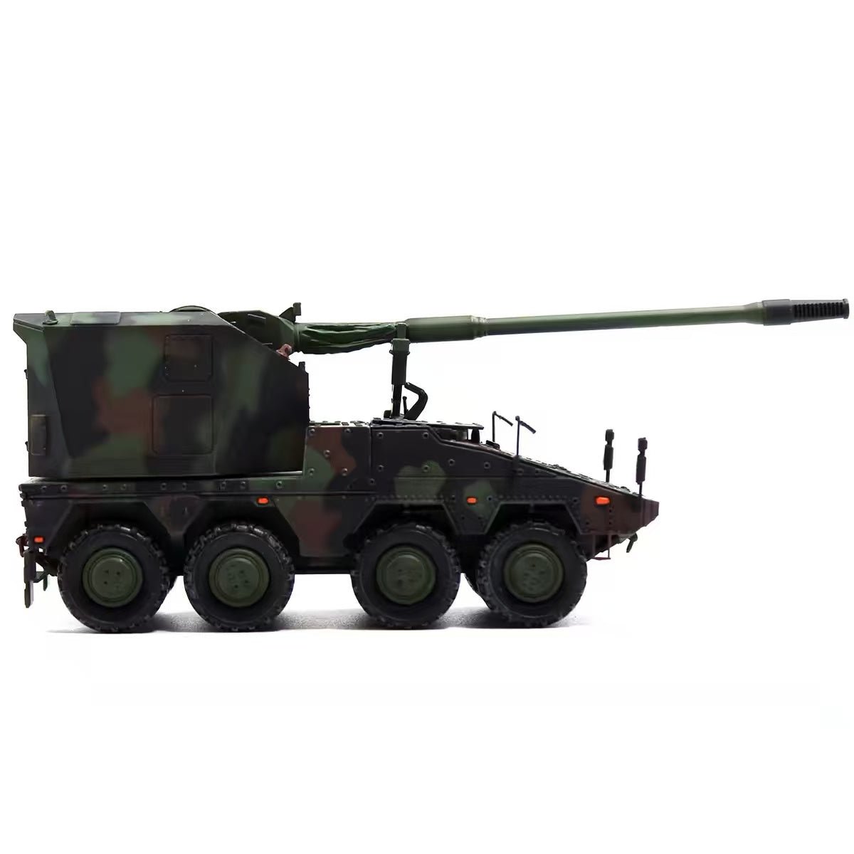 German Boxer Self-Propelled Howitzer – 1/72 Scale NATO Camouflage Finished Model