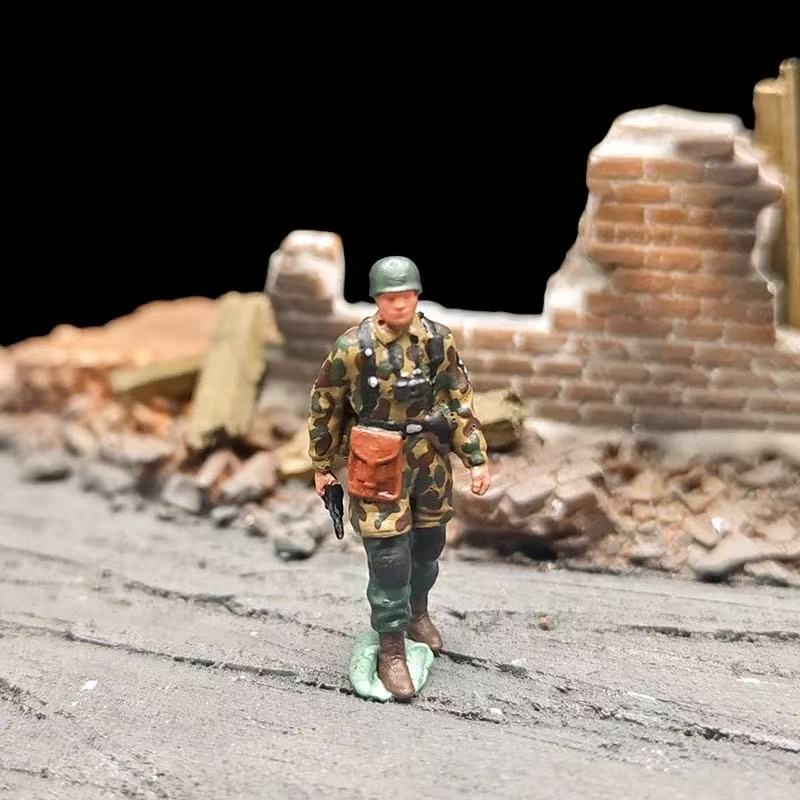 German Paratroopers – 1/72 Scale Set of 7 Soldier Figures