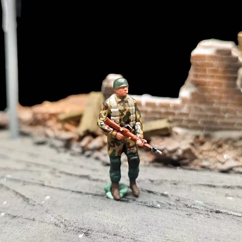 German Paratroopers – 1/72 Scale Set of 7 Soldier Figures