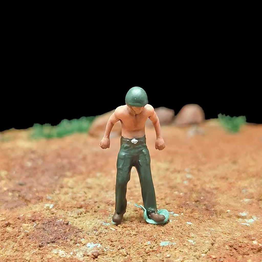 Guadalcanal Soldiers Diorama – 11 Figures with Base