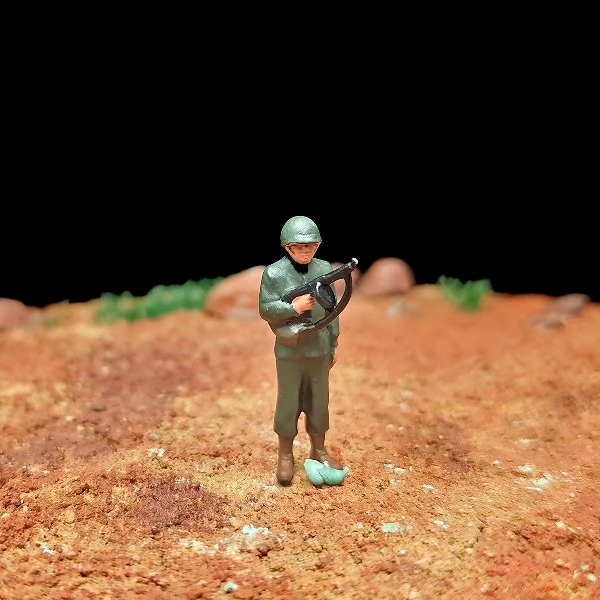 Guadalcanal Soldiers Diorama – 11 Figures with Base