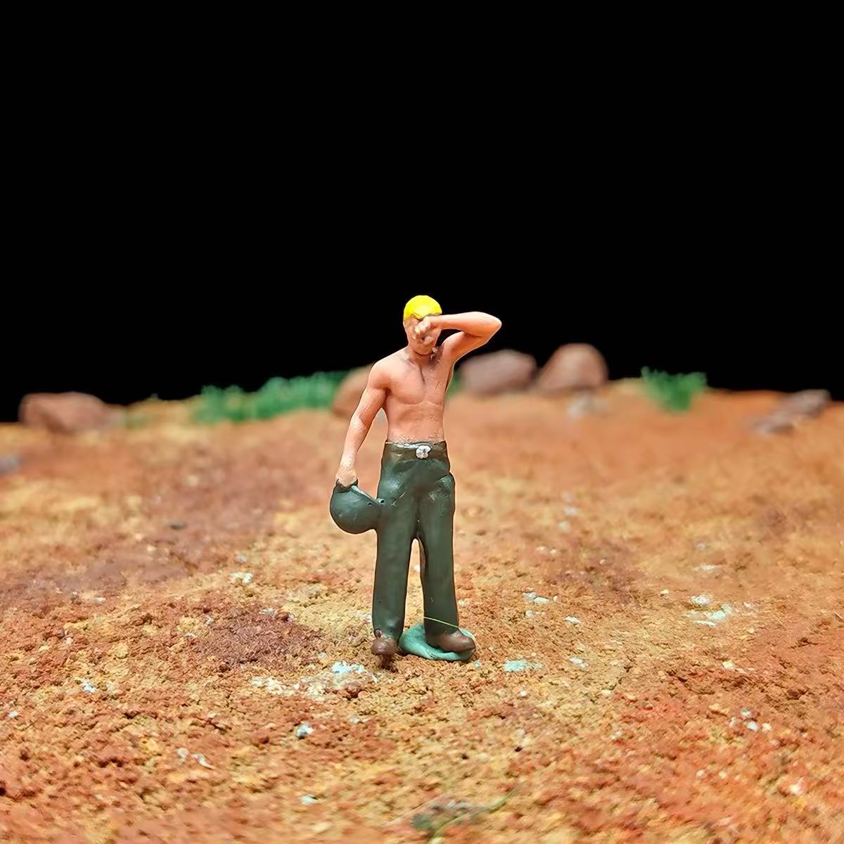 Guadalcanal Soldiers Diorama – 11 Figures with Base