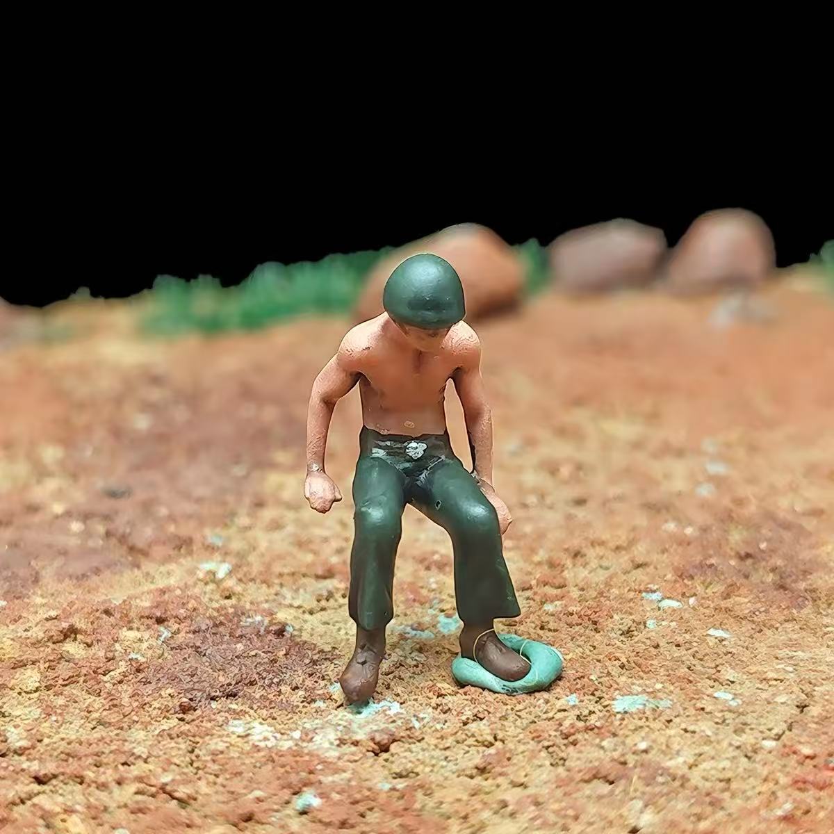 Guadalcanal Soldiers Diorama – 11 Figures with Base
