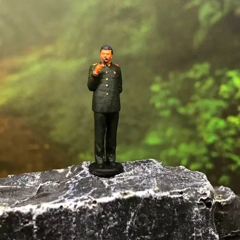 Joseph Stalin – 1/64 Scale Set of 2 Miniature Figures