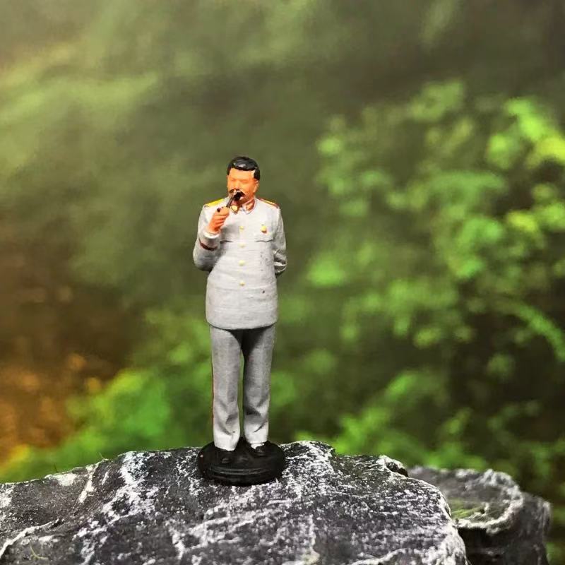 Joseph Stalin – 1/64 Scale Set of 2 Miniature Figures