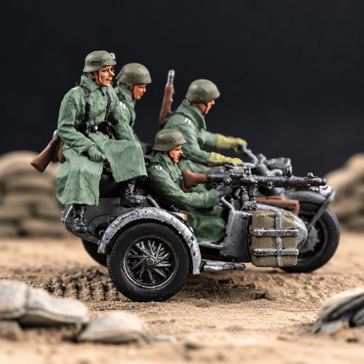 Military Motorcycle with Sidecar & 4 Soldiers – 1/72 Scale Miniature Set