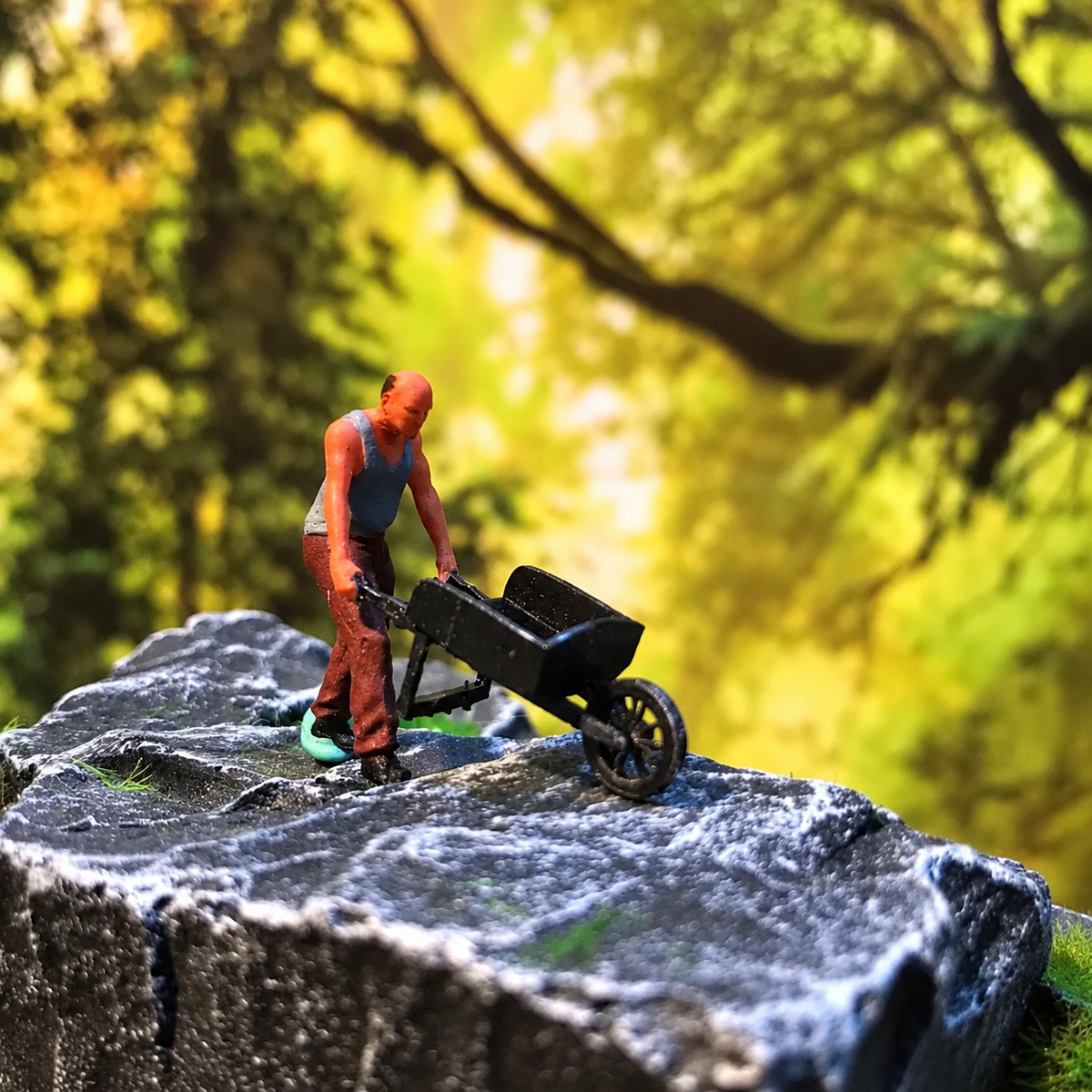 Outdoor Workers – 1/64 Scale Set of 8 Miniature Figures