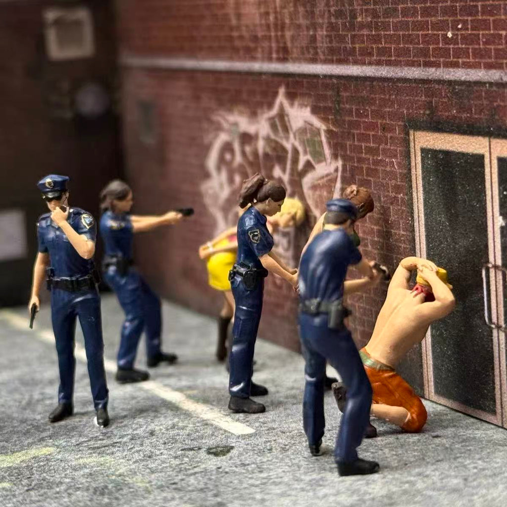 Police Arrest Scene – 1/64 Scale Set of 7 Miniature Figures