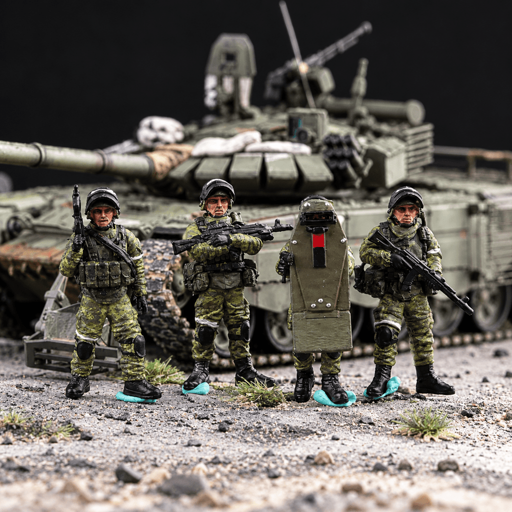Russian Heavy Frontline Infantry – 1/72 Scale Set of 4 Miniature Figures