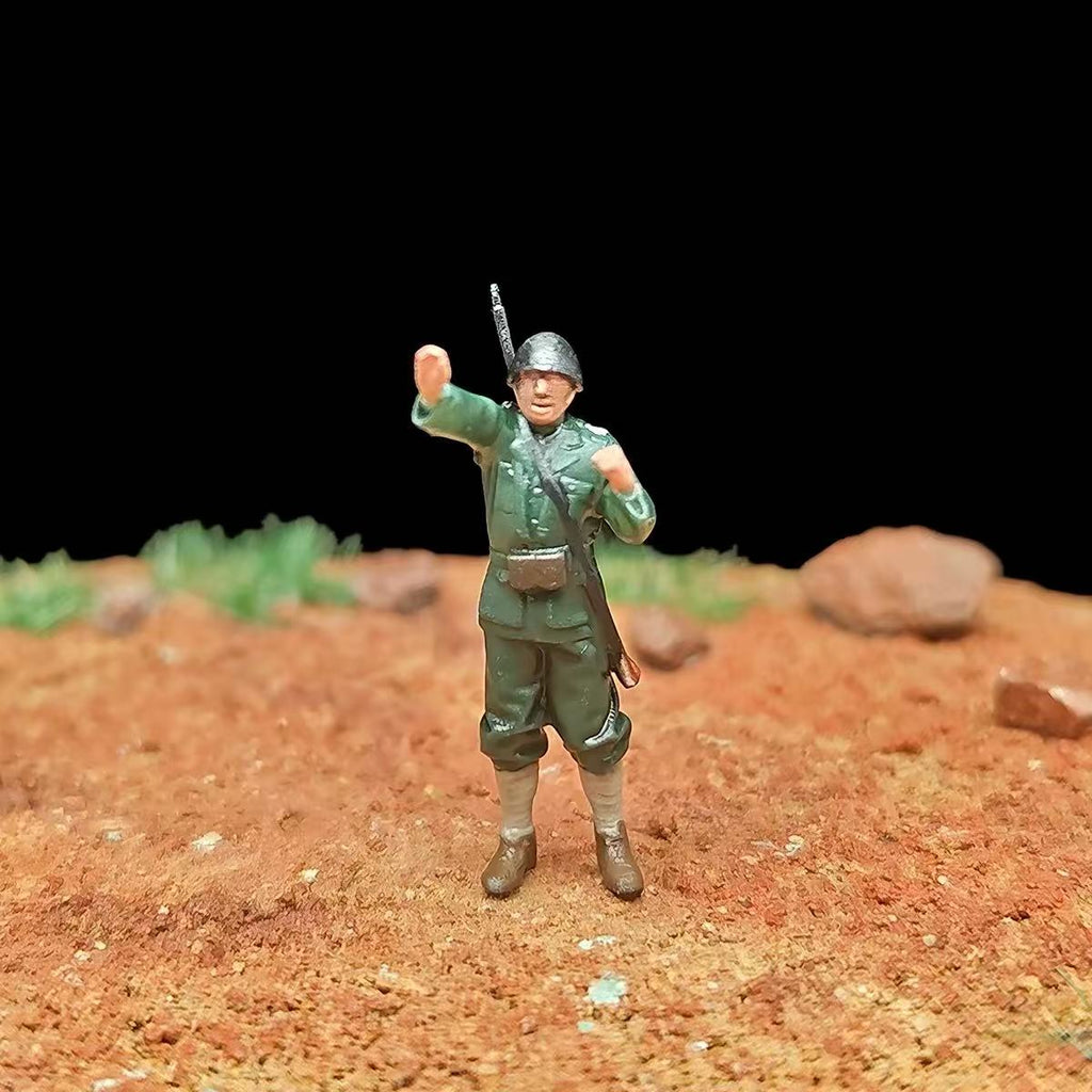 Soldier Assembly Set – 1/72 Scale 12 Figures with Pedestal Base