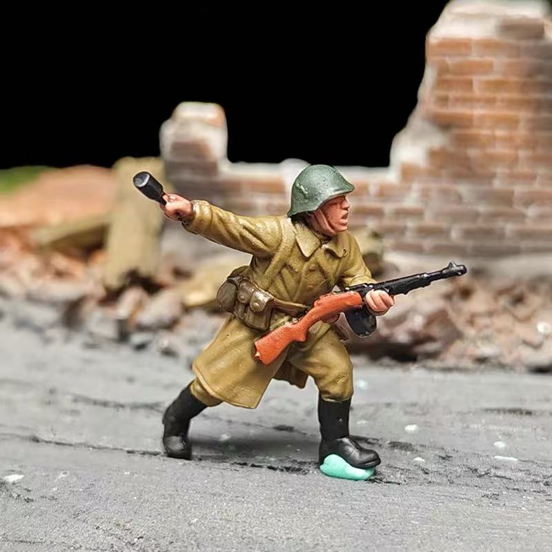 Soviet Red Army Soldiers – 1/72 Scale Set of 10