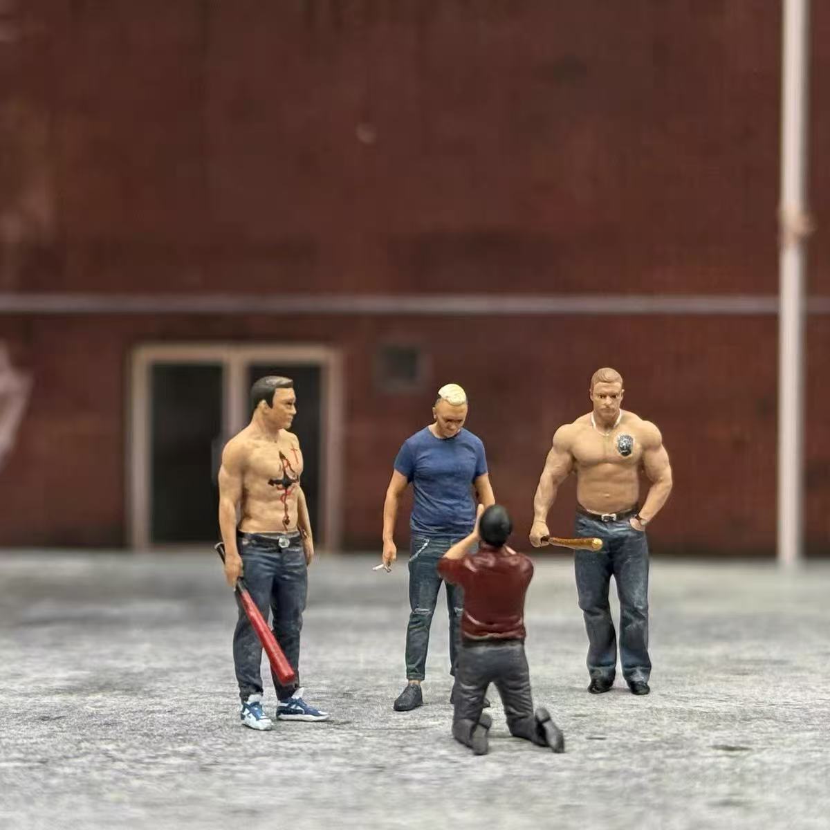 Street Confrontation – 1/64 Scale Set of 4 Miniature Figures