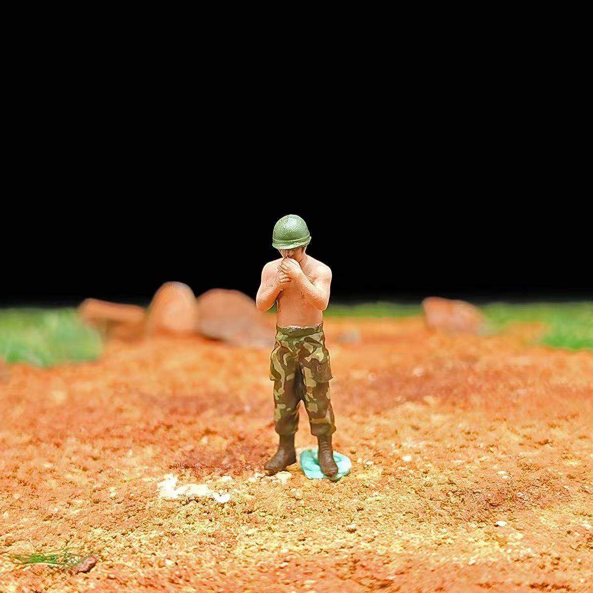 Tropical Thunder Vietnam War Diorama – 1/72 Scale 12 Figures with Base