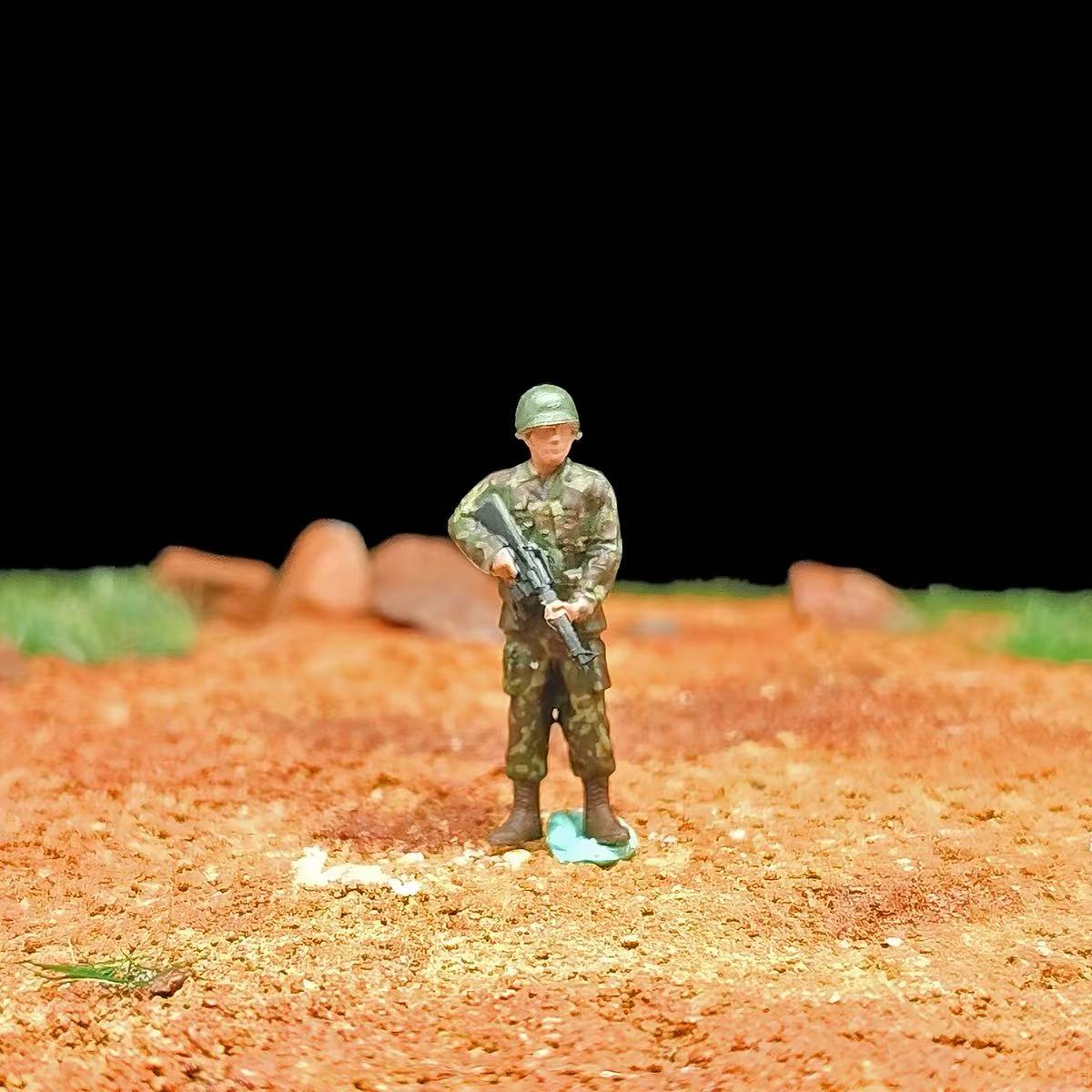 Tropical Thunder Vietnam War Diorama – 1/72 Scale 12 Figures with Base