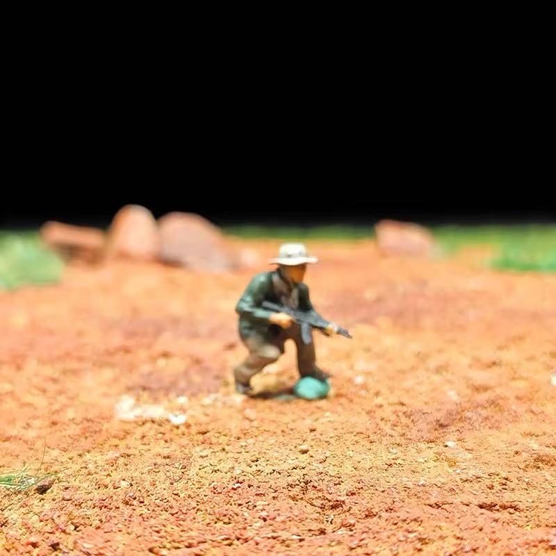 Tropical Thunder Vietnam War Diorama – 1/72 Scale 12 Figures with Base