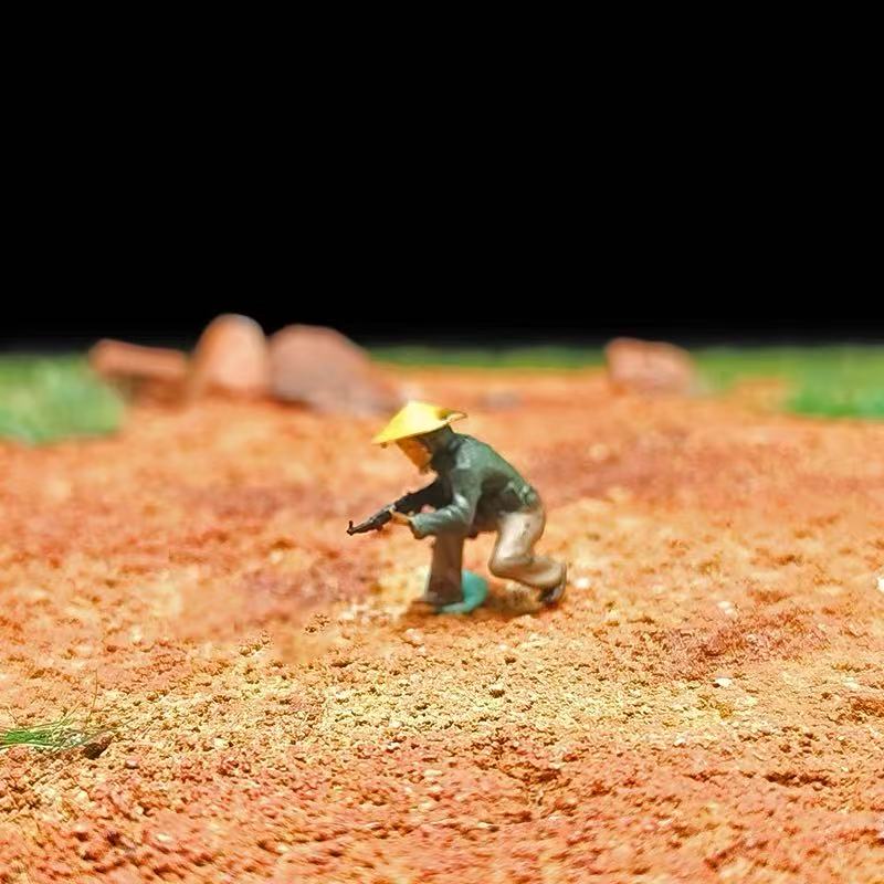 Tropical Thunder Vietnam War Diorama – 1/72 Scale 12 Figures with Base