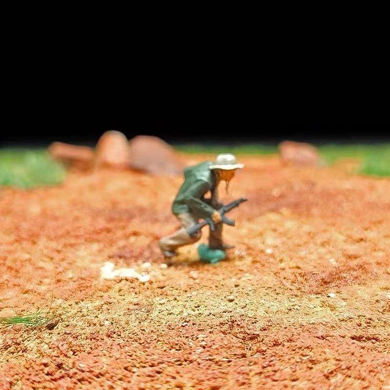 Tropical Thunder Vietnam War Diorama – 1/72 Scale 12 Figures with Base