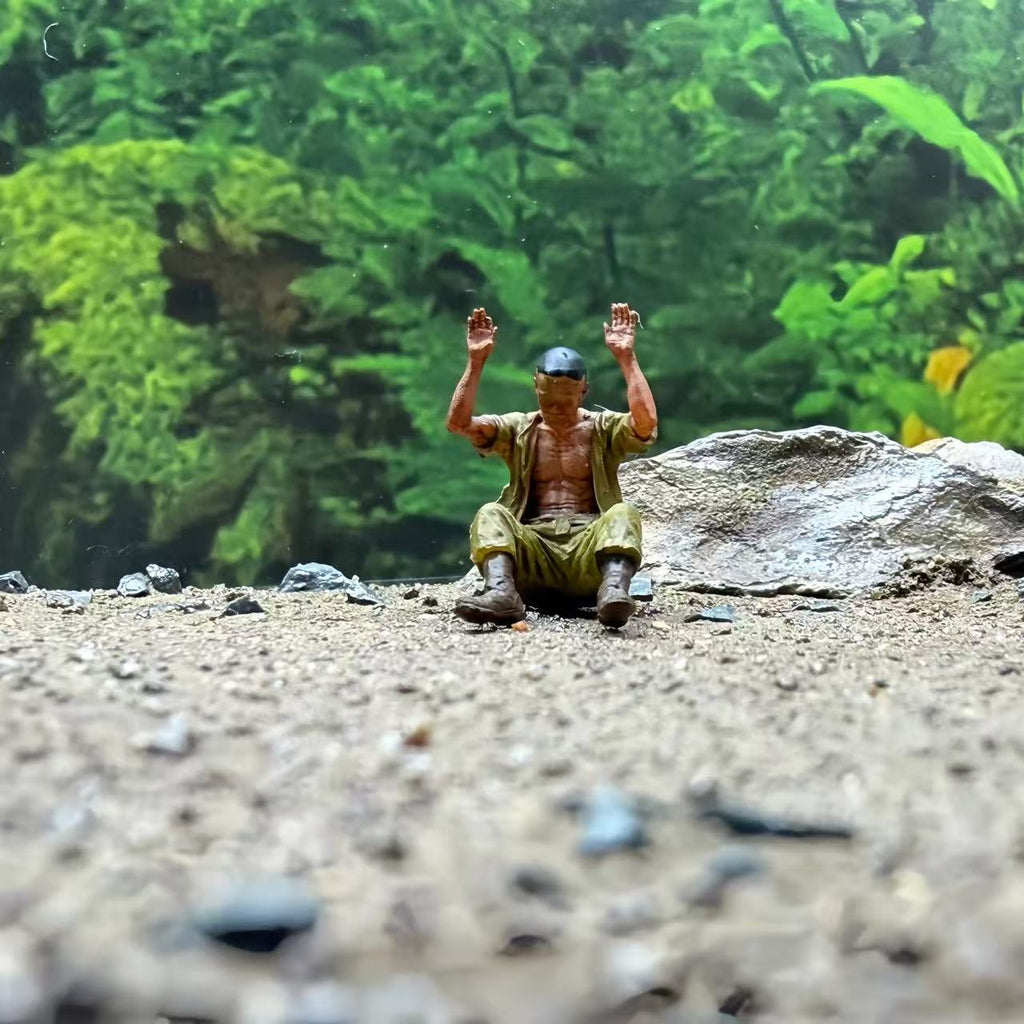 Unarmed Soldiers – 1/64 Scale Set of 4 Miniature Figures