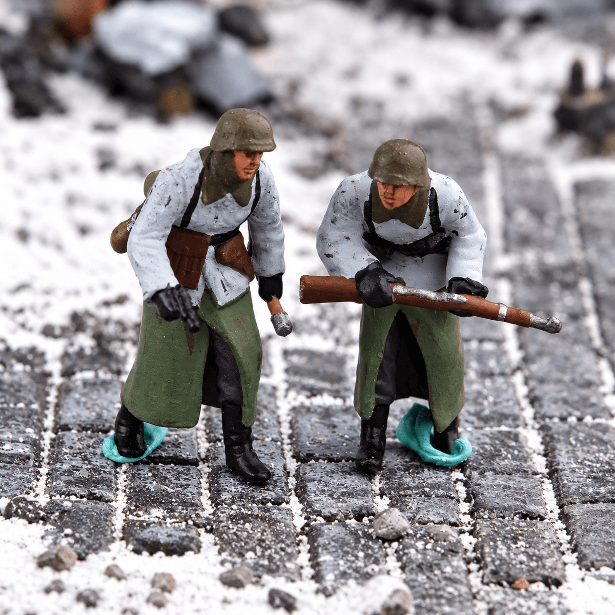 Winter Infantry Advance – 1/72 Scale Set of 5 Miniature Figures