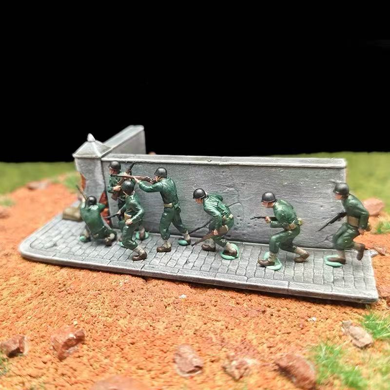 WWII Alley Battle Diorama – 1/72 Scale Set of 8 Figures with Base