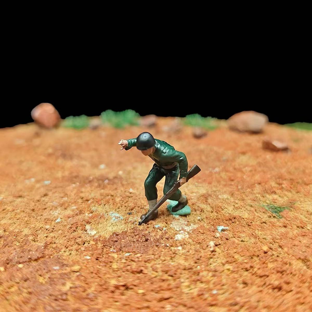 WWII Alley Battle Diorama – 1/72 Scale Set of 8 Figures with Base
