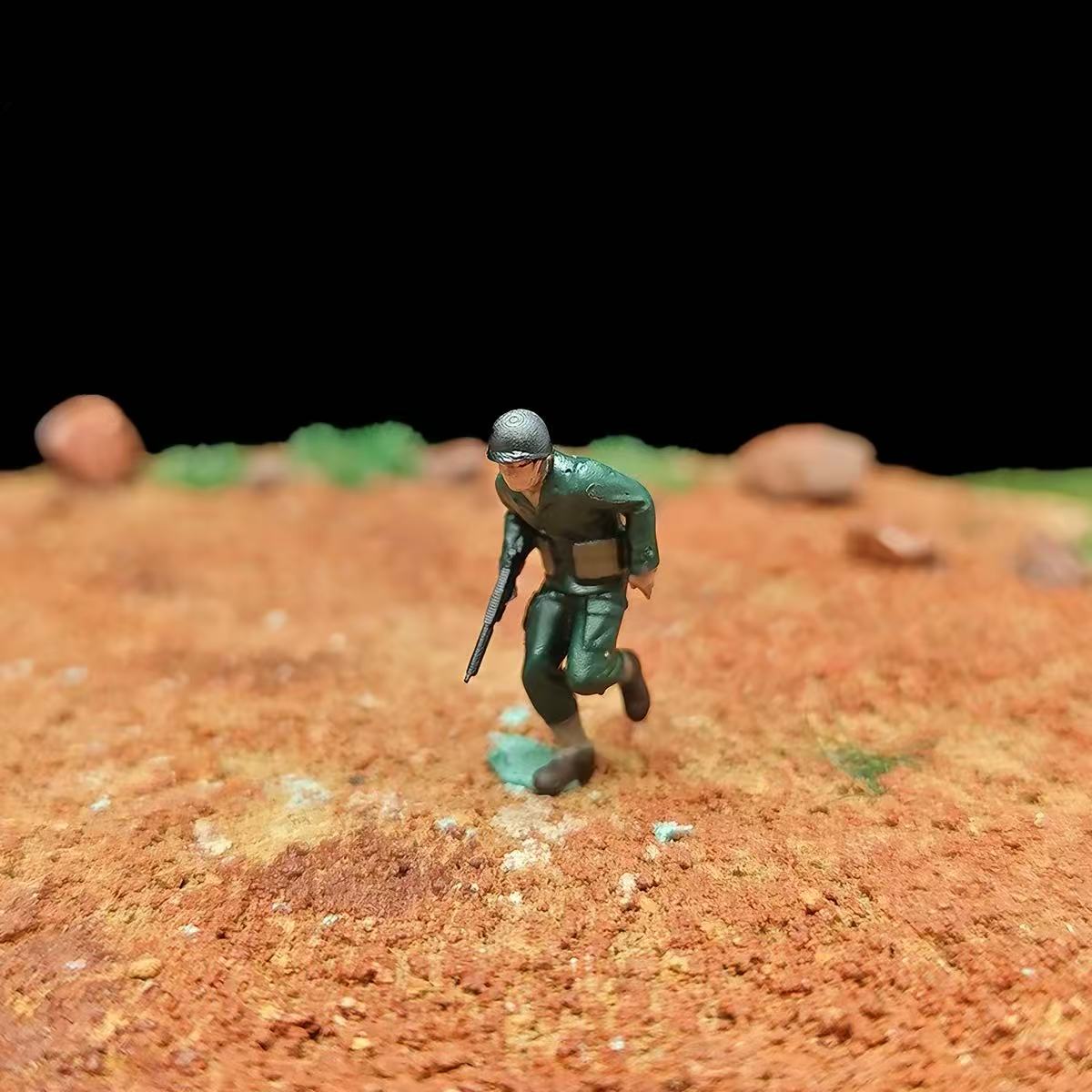 WWII Alley Battle Diorama – 1/72 Scale Set of 8 Figures with Base