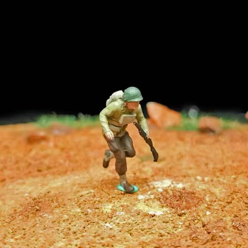 WWII Beach Landing Diorama – 1/72 Scale 12 Figures with Base