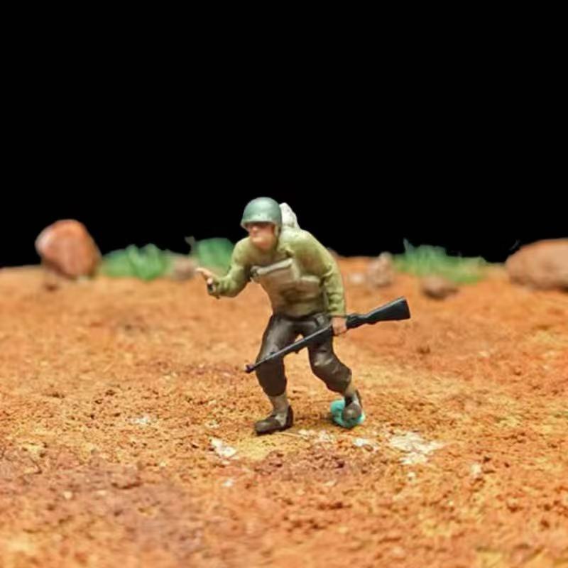 WWII Beach Landing Diorama – 1/72 Scale 12 Figures with Base