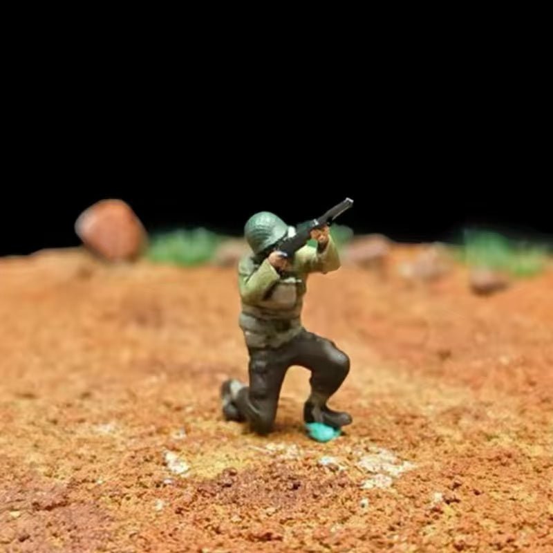 WWII Beach Landing Diorama – 1/72 Scale 12 Figures with Base