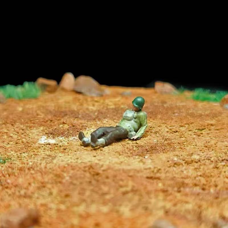 WWII Beach Landing Diorama – 1/72 Scale 12 Figures with Base