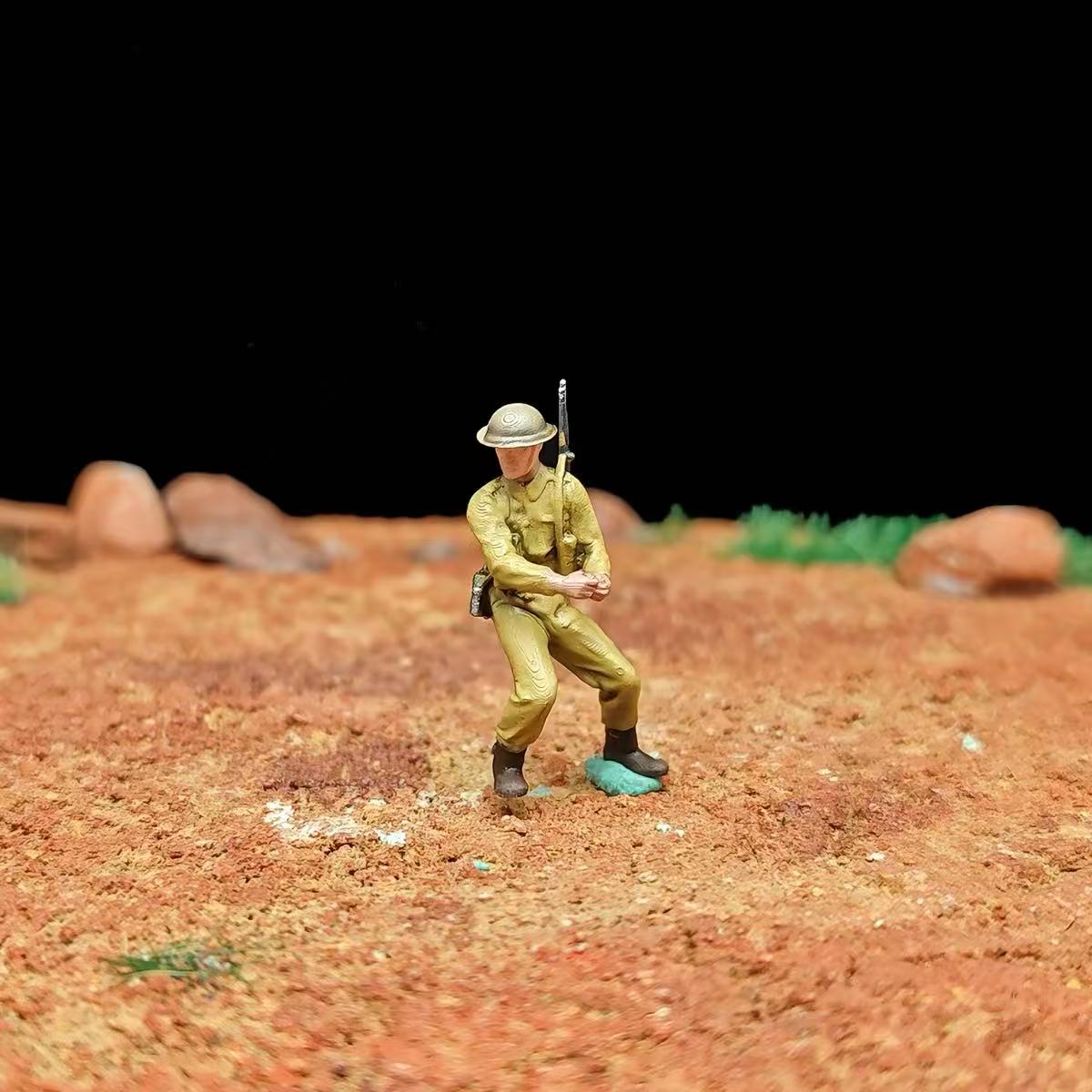 WWII City Assault Diorama – 1/72 Scale 9 Figures with Base