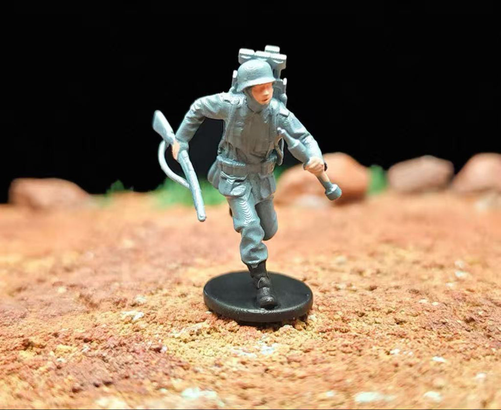 WWII German Soldiers – 1/72 Scale Set of 14