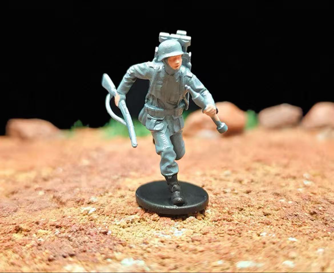 WWII German Soldiers – 1/72 Scale Set of 14