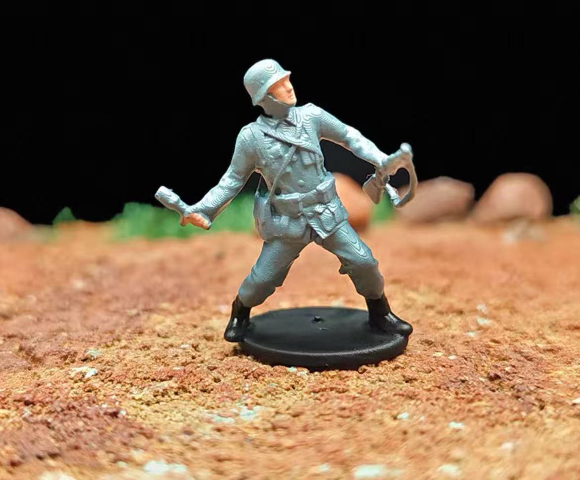 WWII German Soldiers – 1/72 Scale Set of 14