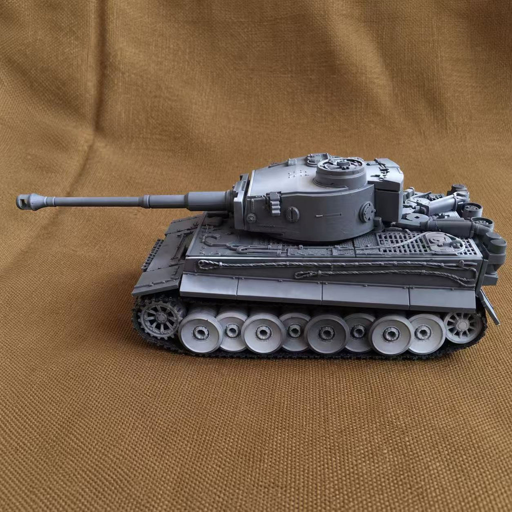 WWII German Soldiers with Tiger Tank – 1/72 Scale Set of 12 Figures